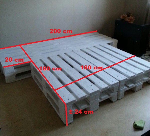 Pallet Bed 160 X 200 Cm Van 10 Nieuwe Pallets Met Nachtkastjes